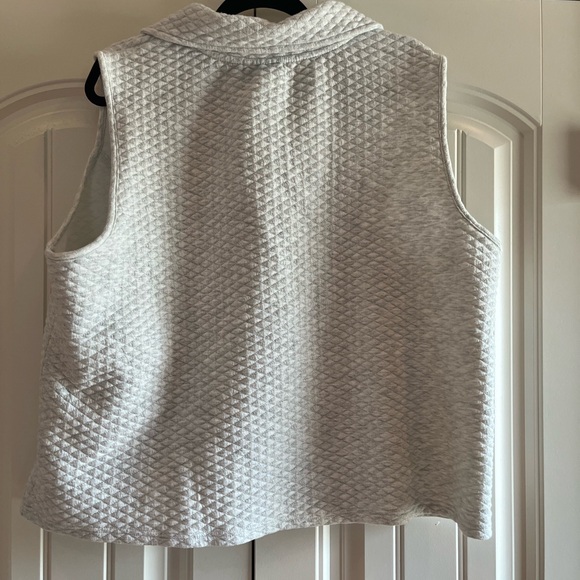 Onque Casuals Light Gray Quilted Vest - Picture 3 of 3